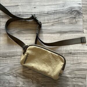 3/$25 ITEM - LULULEMON Belt Bag